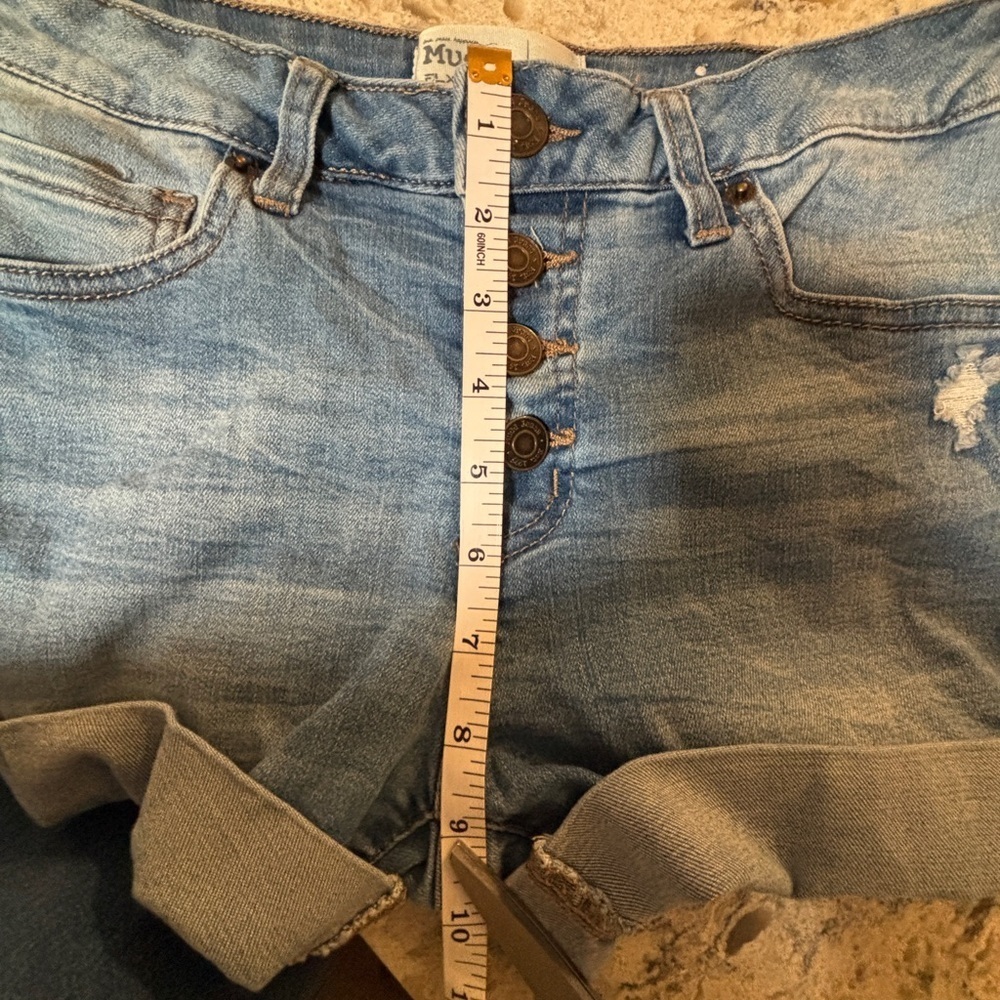 Vintage Mudd Size 7 Low Rise Denim Shorts Cuffed Hem Distressed SKU 24 - Picture 4 of 6